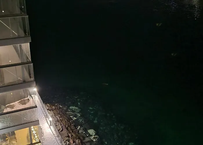 Διαμέρισμα Modern In Centre Of *