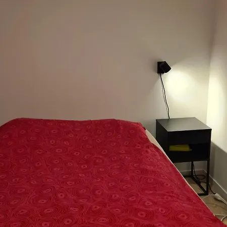 Modern In Centre Of Apartment